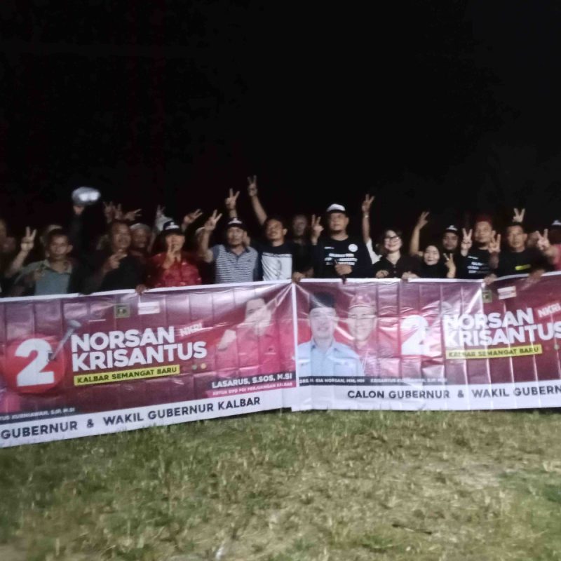 Tokoh Masyarakat Desa Dak Jaya Bersama Relawan Menyadik dan Relawan Bumi Senentang Antusias Memenangkan Calon Gubernur Kalbar No.2 NKRI (Norsan-Krisantus)