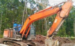 LAPOR… Pak Kapolda Kalbar, Enam Unit Excavator Beraktivitas Pada Pertambangan Emas Yang Diduga Ilegal