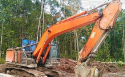 LAPOR… Pak Kapolda Kalbar, Enam Unit Excavator Beraktivitas Pada Pertambangan Emas Yang Diduga Ilegal